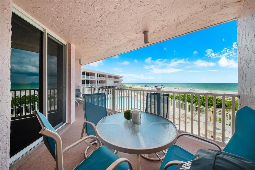 For Sale: $1,600,000 (2 beds, 2 baths, 1179 Square Feet)