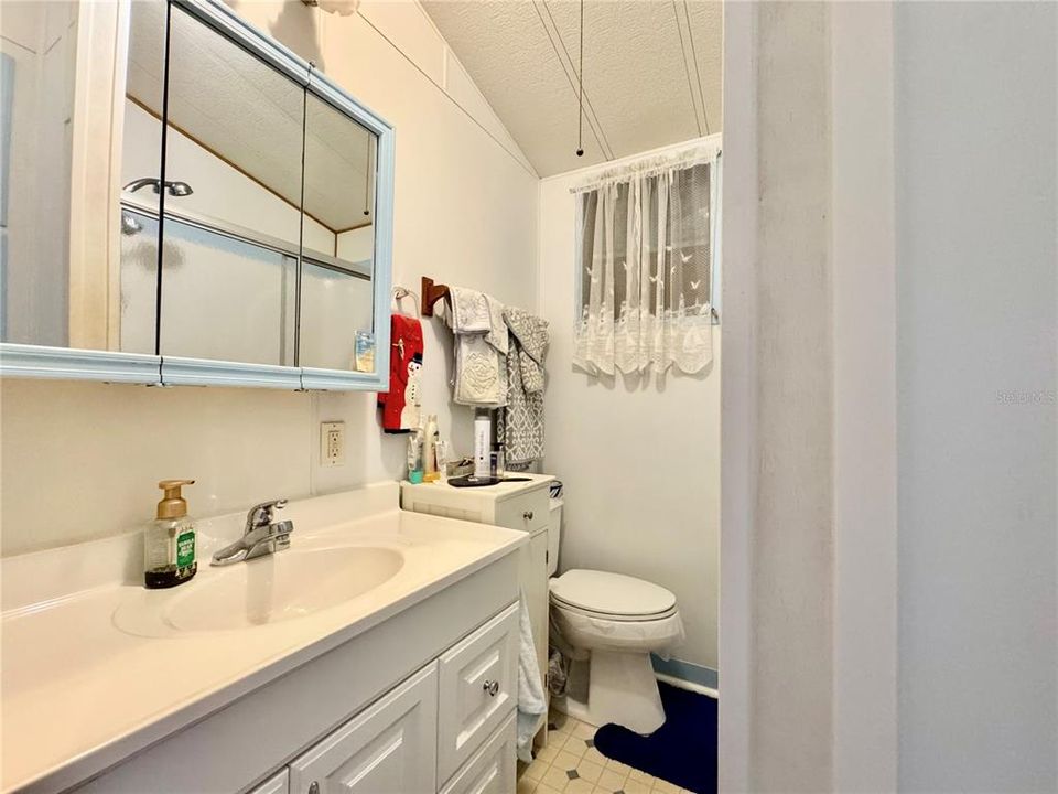 For Sale: $89,000 (1 beds, 1 baths, 408 Square Feet)