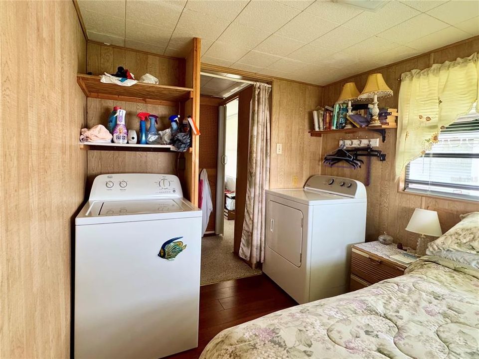 For Sale: $89,000 (1 beds, 1 baths, 408 Square Feet)