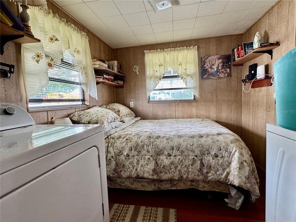 For Sale: $89,000 (1 beds, 1 baths, 408 Square Feet)