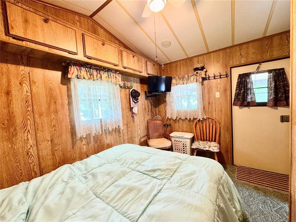 For Sale: $89,000 (1 beds, 1 baths, 408 Square Feet)
