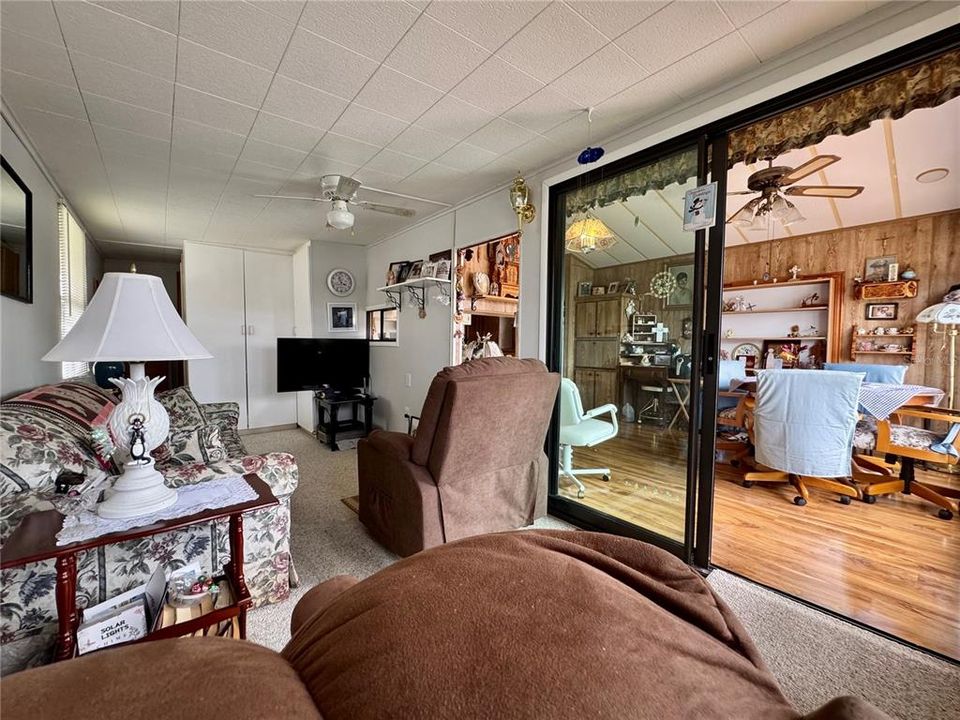 For Sale: $89,000 (1 beds, 1 baths, 408 Square Feet)