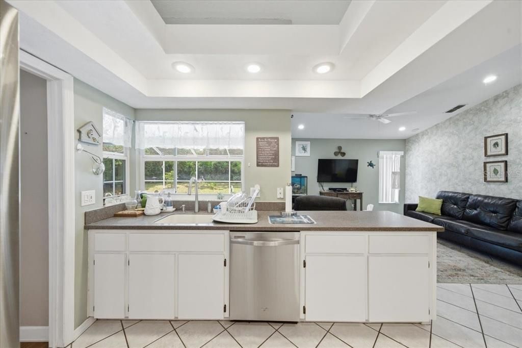 На продажу: $295,000 (3 спален, 2 ванн, 1797 Квадратных фут)