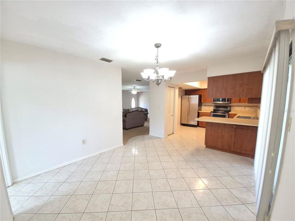 For Sale: $274,000 (3 beds, 2 baths, 1483 Square Feet)