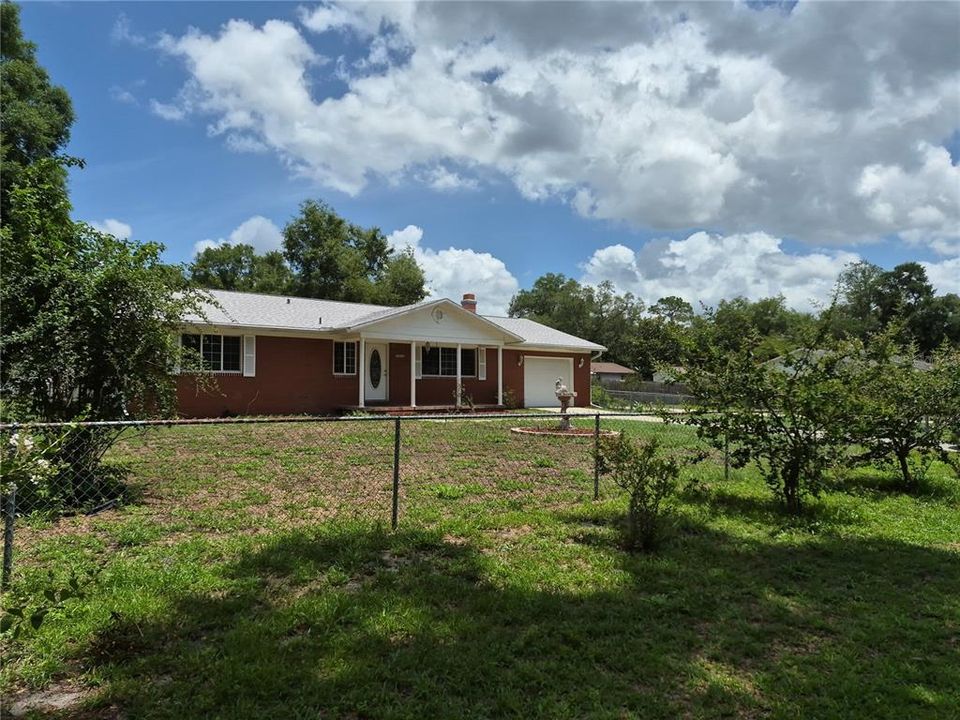 For Sale: $274,000 (3 beds, 2 baths, 1483 Square Feet)