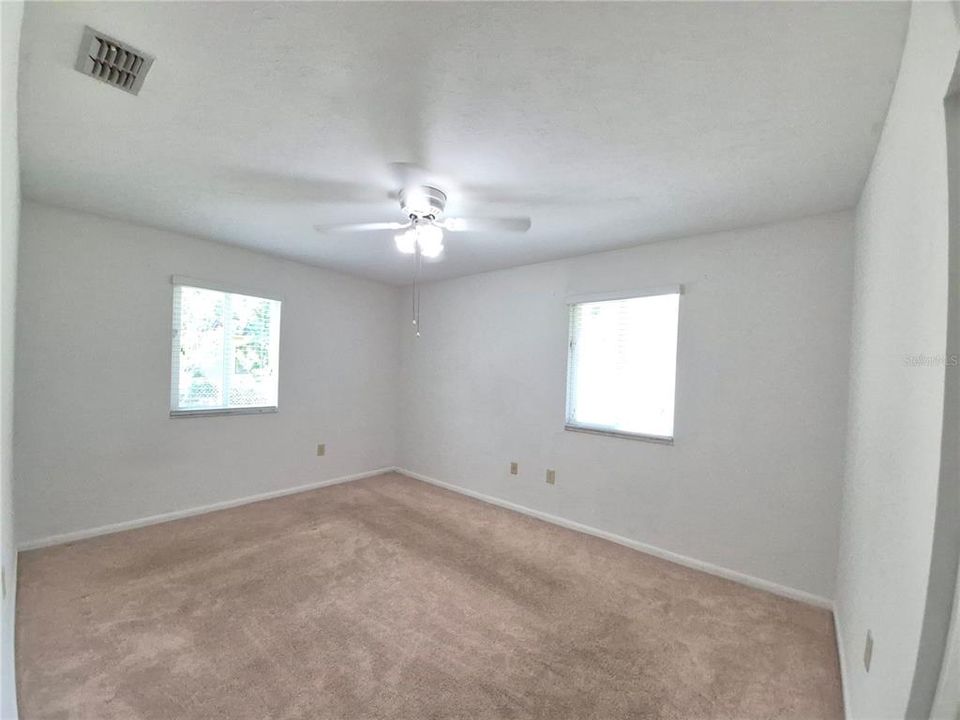 For Sale: $274,000 (3 beds, 2 baths, 1483 Square Feet)