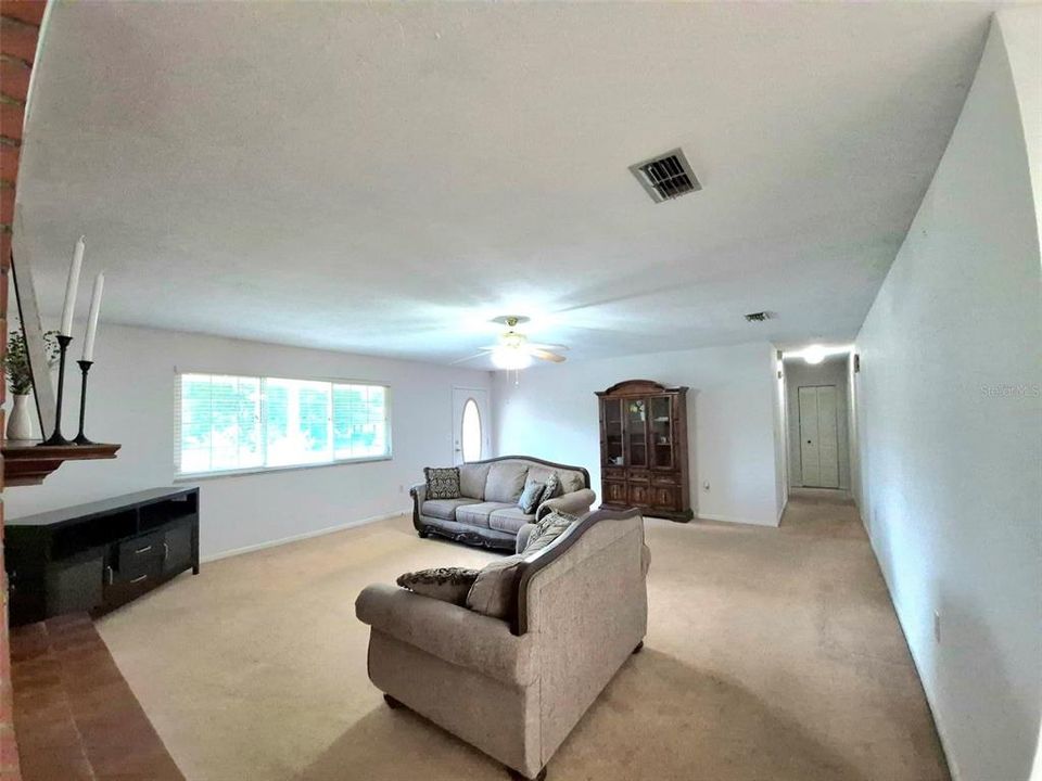 For Sale: $274,000 (3 beds, 2 baths, 1483 Square Feet)