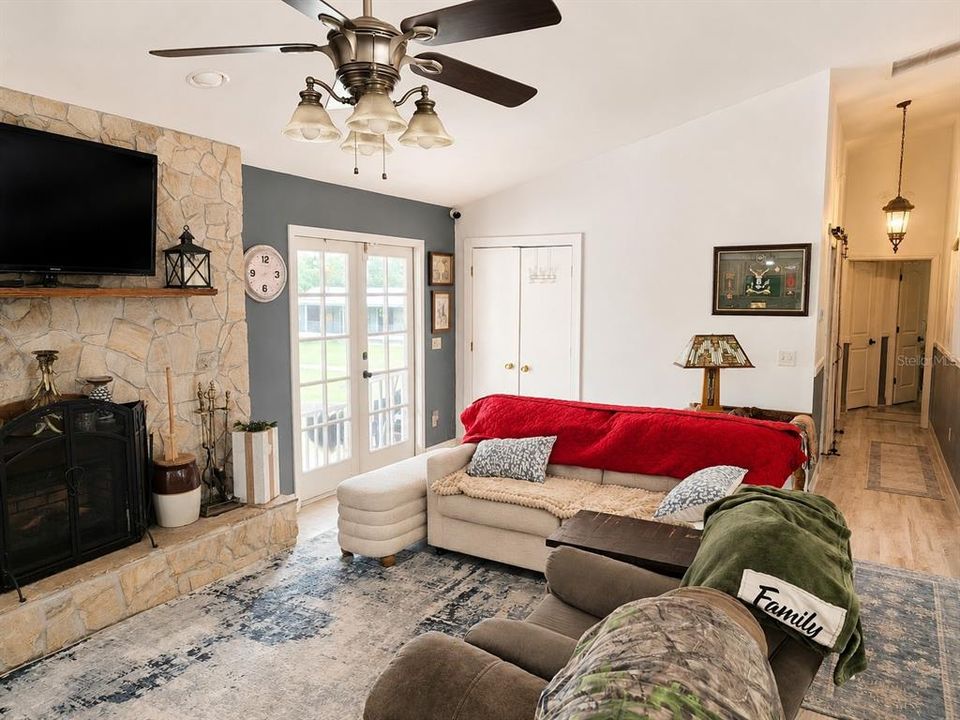 For Sale: $745,000 (4 beds, 2 baths, 2490 Square Feet)