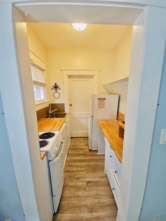 For Rent: $999 (0 beds, 1 baths, 3576 Square Feet)