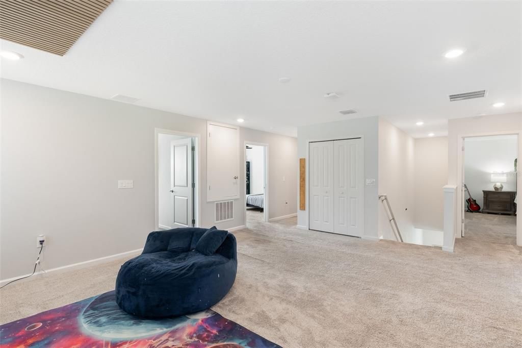 En Venta: $569,999 (4 camas, 2 baños, 2936 Pies cuadrados)