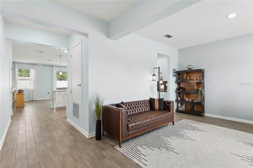 En Venta: $569,999 (4 camas, 2 baños, 2936 Pies cuadrados)