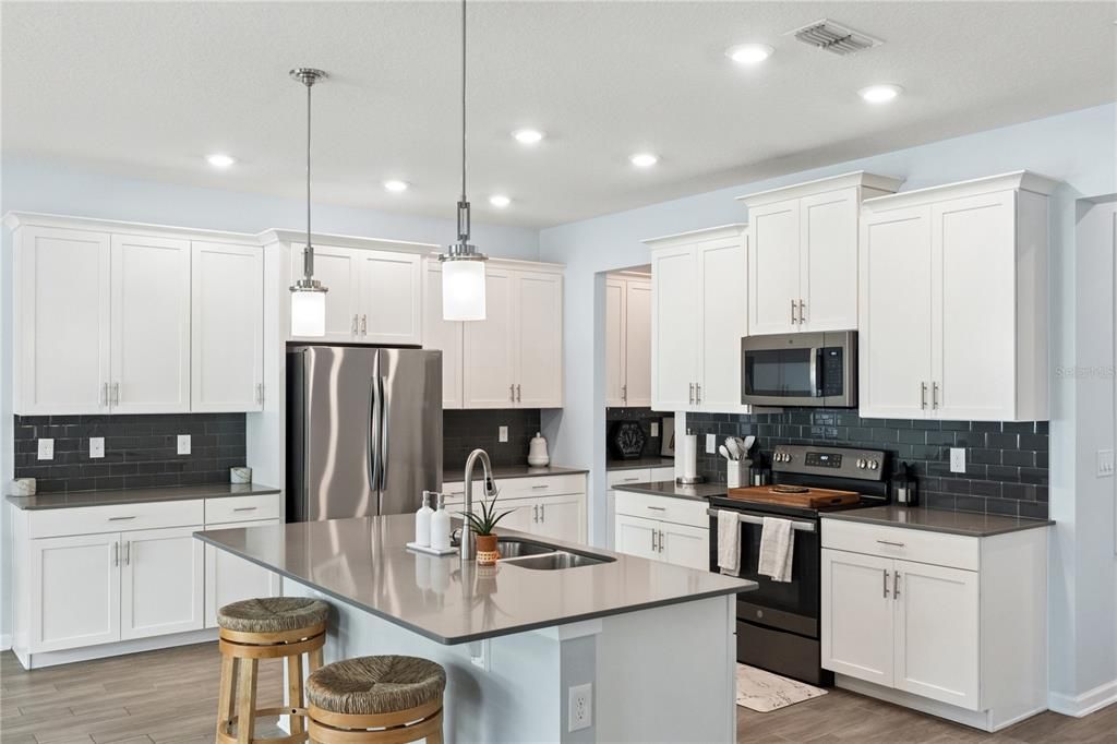 En Venta: $569,999 (4 camas, 2 baños, 2936 Pies cuadrados)