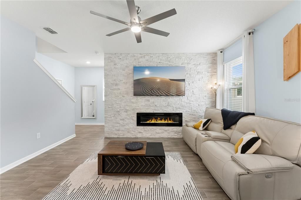 En Venta: $569,999 (4 camas, 2 baños, 2936 Pies cuadrados)