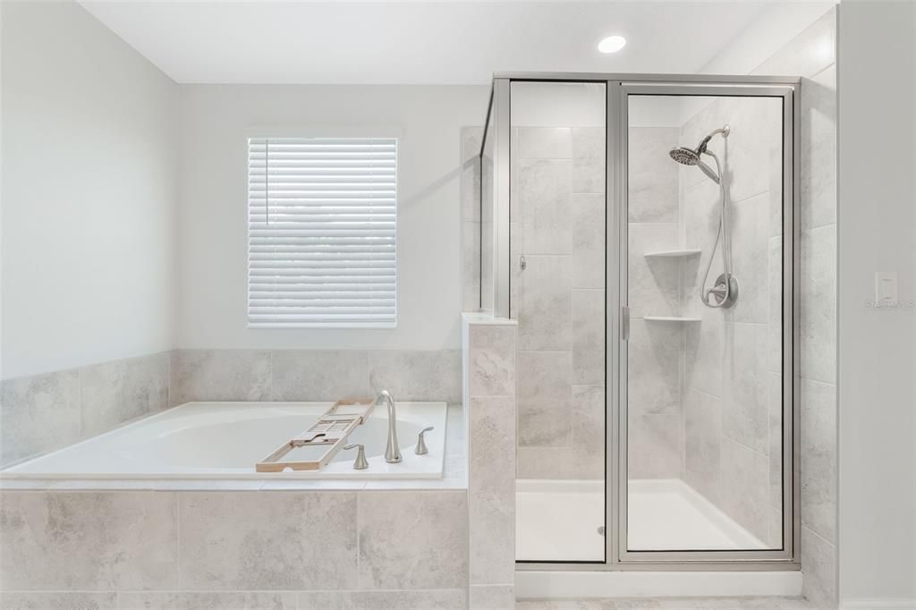En Venta: $569,999 (4 camas, 2 baños, 2936 Pies cuadrados)