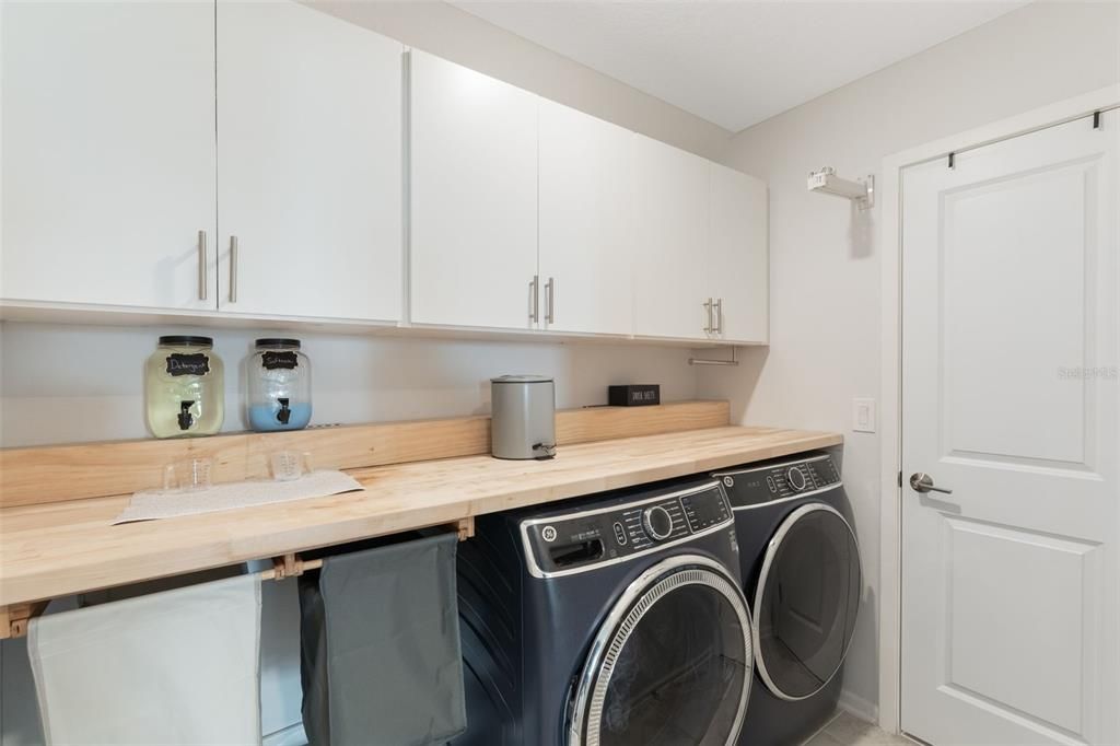En Venta: $569,999 (4 camas, 2 baños, 2936 Pies cuadrados)