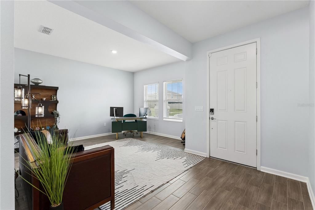 En Venta: $569,999 (4 camas, 2 baños, 2936 Pies cuadrados)