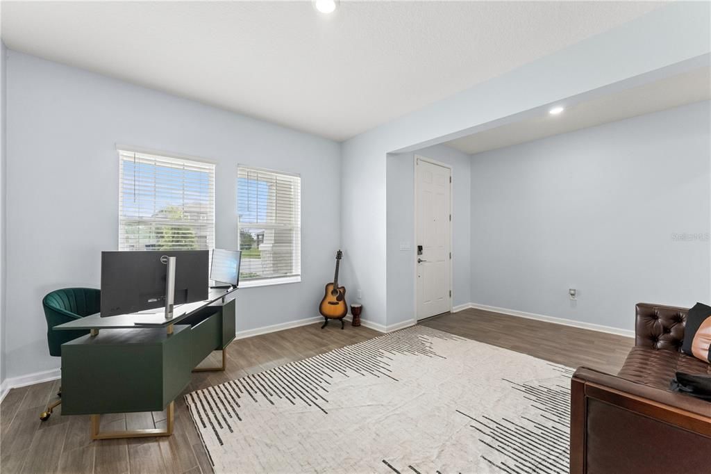 En Venta: $569,999 (4 camas, 2 baños, 2936 Pies cuadrados)