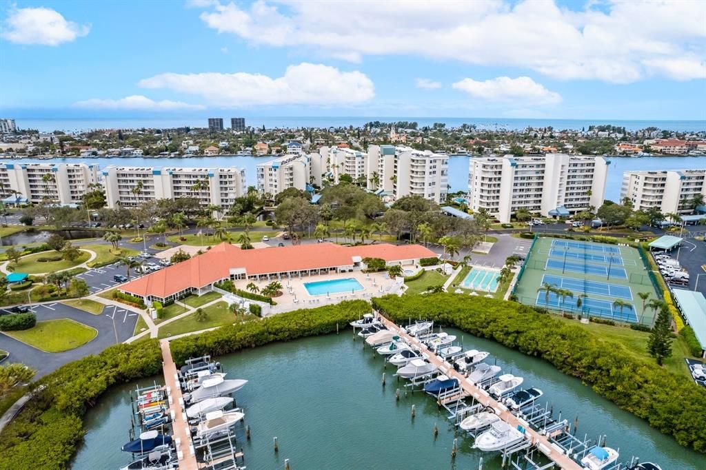 For Sale: $417,000 (2 beds, 2 baths, 1255 Square Feet)