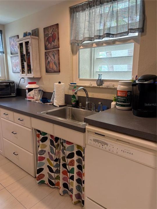 For Sale: $417,000 (2 beds, 2 baths, 1255 Square Feet)