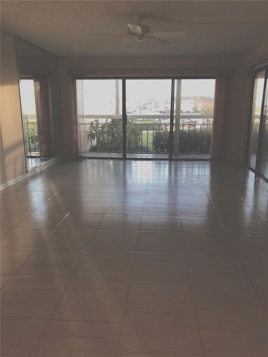 For Sale: $417,000 (2 beds, 2 baths, 1255 Square Feet)