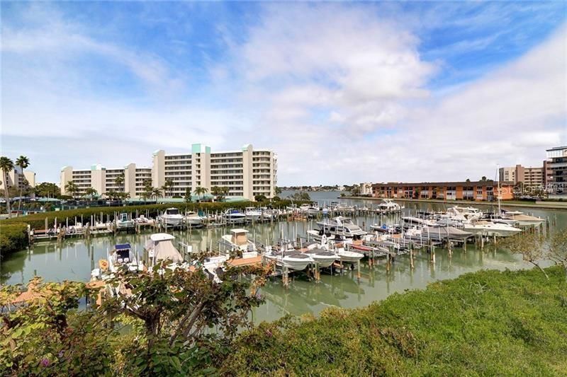 For Sale: $417,000 (2 beds, 2 baths, 1255 Square Feet)