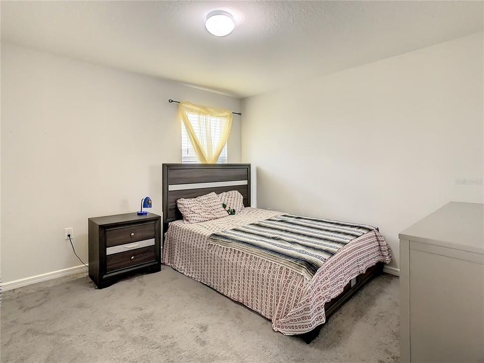 В аренду: $2,800 (5 спален, 3 ванн, 2615 Квадратных фут)