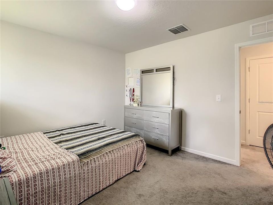 В аренду: $2,800 (5 спален, 3 ванн, 2615 Квадратных фут)