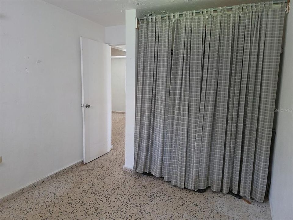 For Sale: $219,000 (3 beds, 2 baths, 1400 Square Feet)