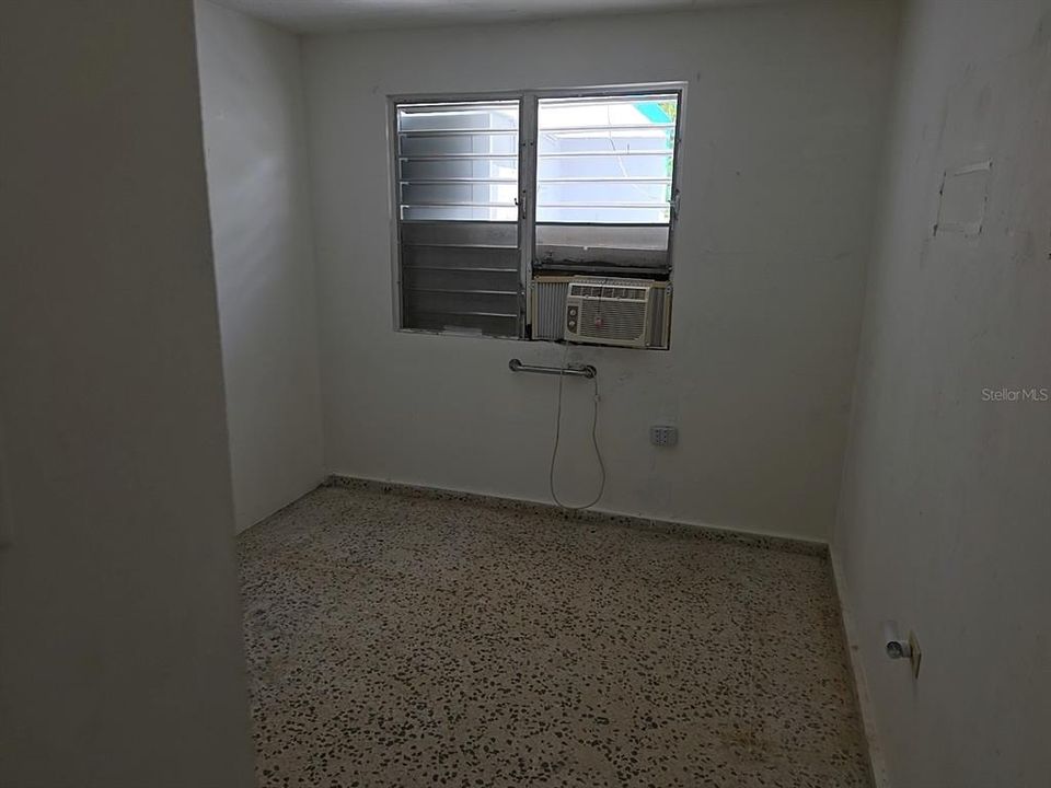 For Sale: $219,000 (3 beds, 2 baths, 1400 Square Feet)