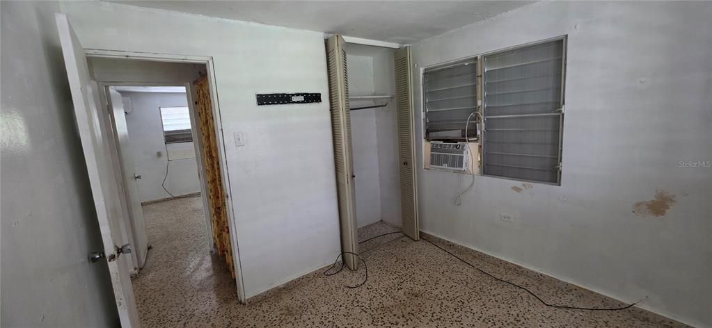 For Sale: $219,000 (3 beds, 2 baths, 1400 Square Feet)