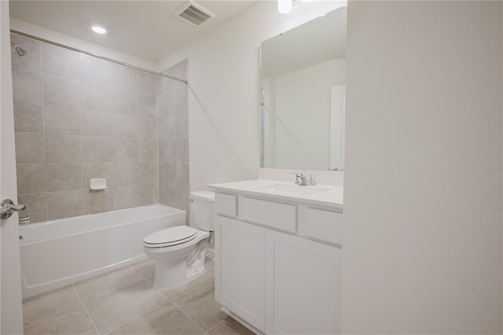 В аренду: $2,400 (3 спален, 2 ванн, 1699 Квадратных фут)