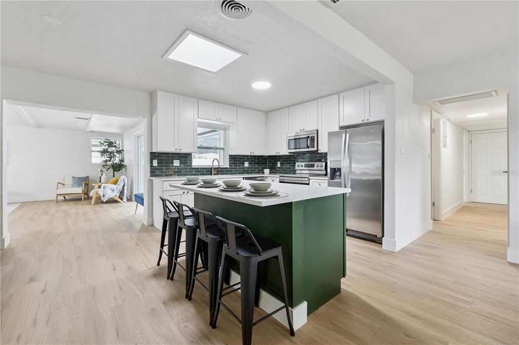 For Sale: $360,000 (3 beds, 2 baths, 1428 Square Feet)