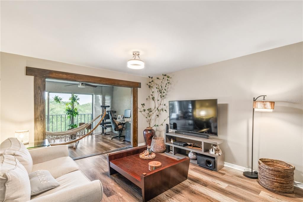 For Rent: $2,500 (2 beds, 2 baths, 970 Square Feet)