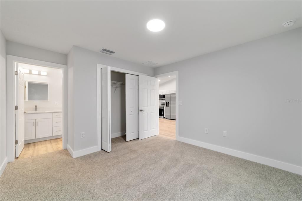 На продажу: $207,999 (3 спален, 2 ванн, 1058 Квадратных фут)