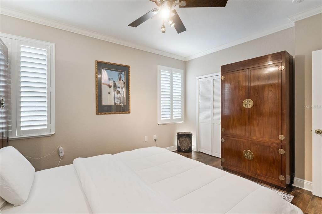 For Sale: $355,000 (4 beds, 2 baths, 1707 Square Feet)