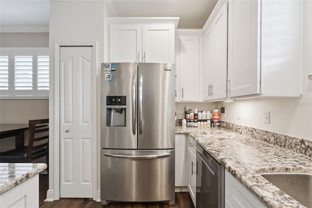 For Sale: $355,000 (4 beds, 2 baths, 1707 Square Feet)