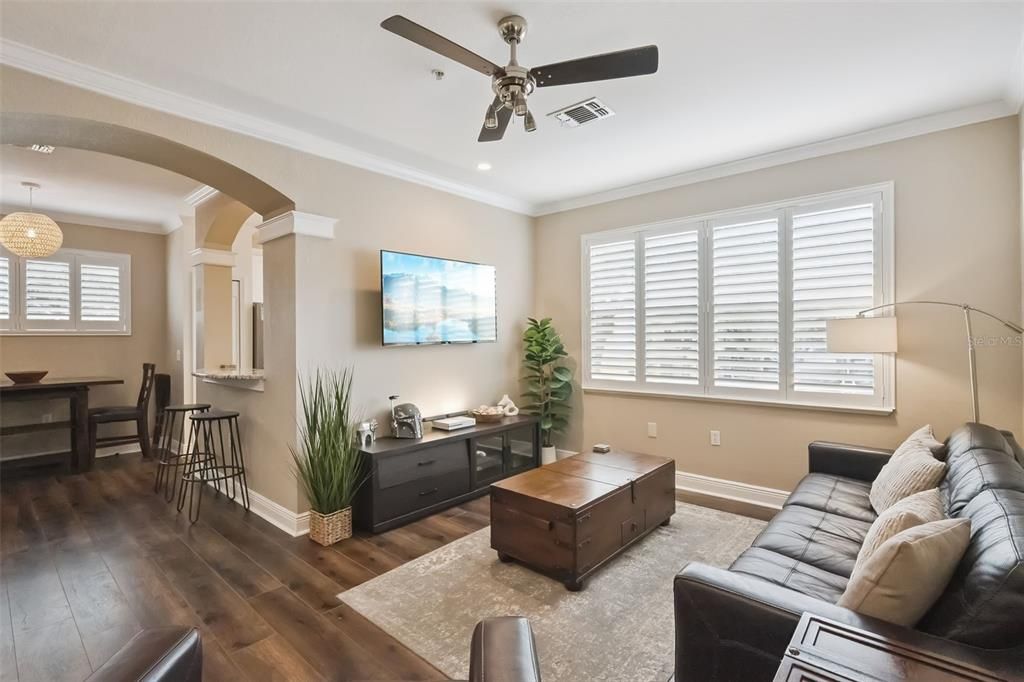 For Sale: $355,000 (4 beds, 2 baths, 1707 Square Feet)