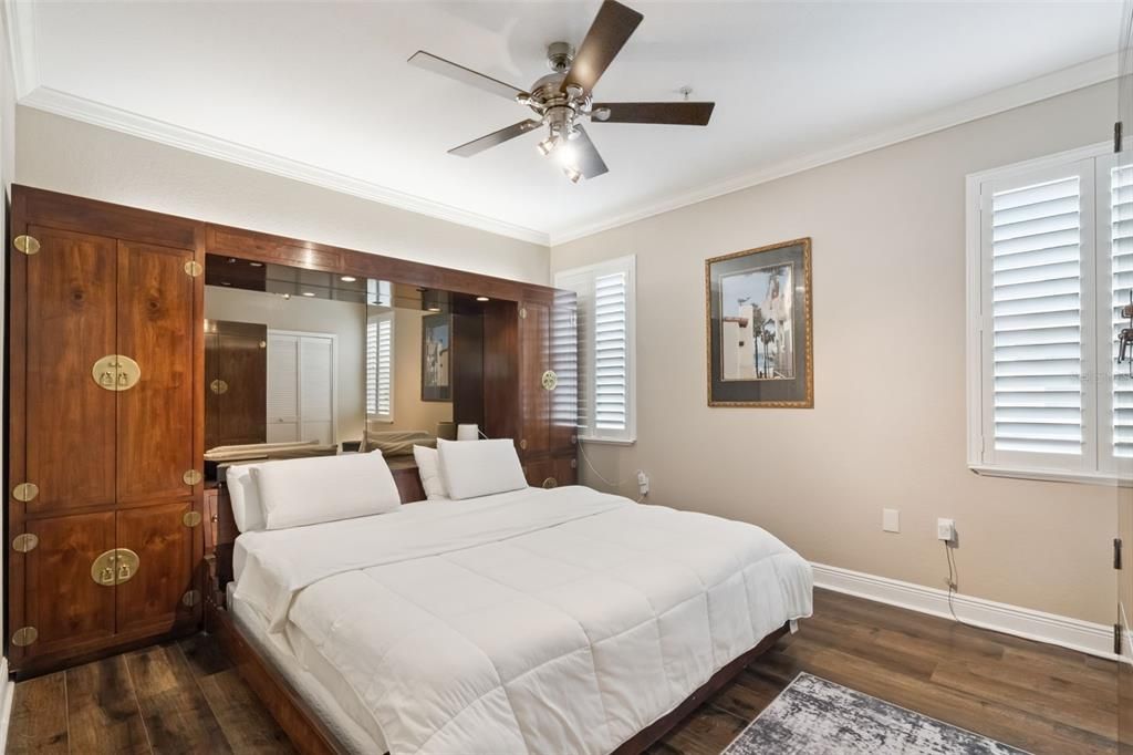 For Sale: $355,000 (4 beds, 2 baths, 1707 Square Feet)