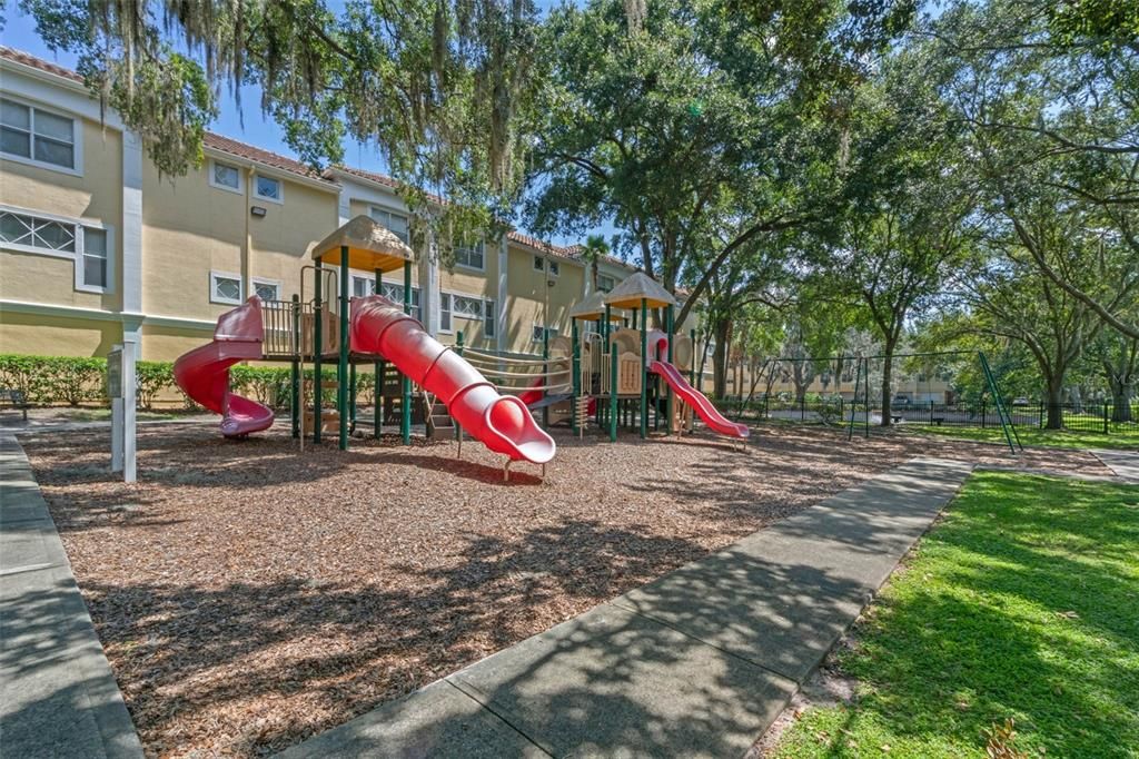 For Sale: $355,000 (4 beds, 2 baths, 1707 Square Feet)