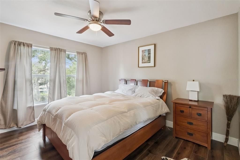 For Sale: $355,000 (4 beds, 2 baths, 1707 Square Feet)