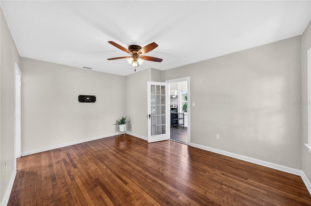 En Venta: $338,000 (2 camas, 1 baños, 797 Pies cuadrados)