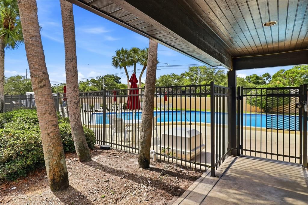 For Sale: $227,000 (2 beds, 2 baths, 1100 Square Feet)