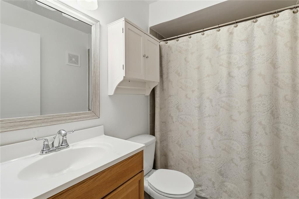For Sale: $227,000 (2 beds, 2 baths, 1100 Square Feet)