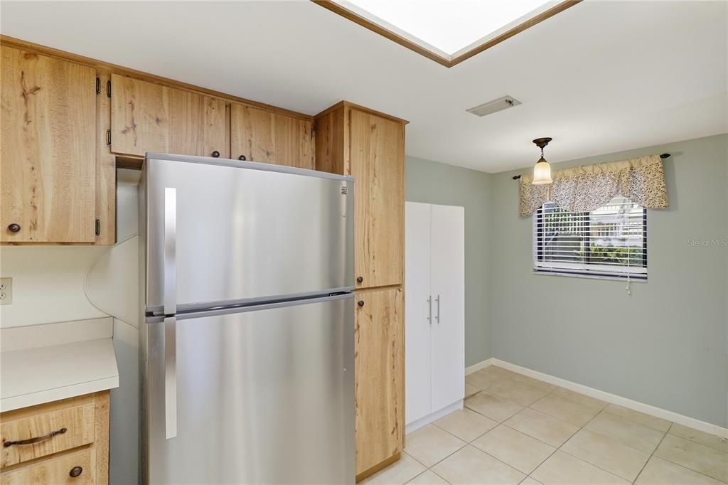 For Sale: $227,000 (2 beds, 2 baths, 1100 Square Feet)