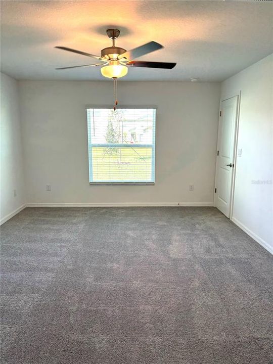 For Rent: $2,400 (4 beds, 2 baths, 1935 Square Feet)