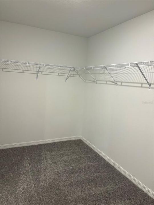 For Rent: $2,400 (4 beds, 2 baths, 1935 Square Feet)