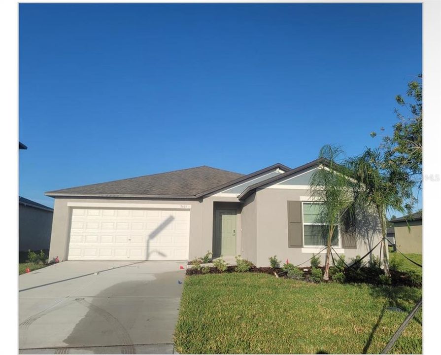 For Rent: $2,400 (4 beds, 2 baths, 1935 Square Feet)