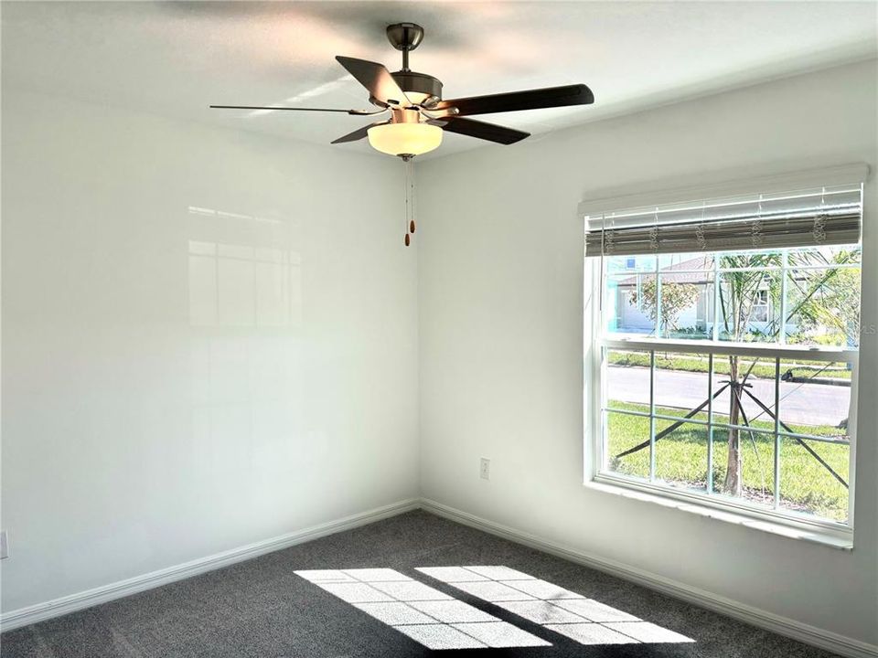 For Rent: $2,400 (4 beds, 2 baths, 1935 Square Feet)