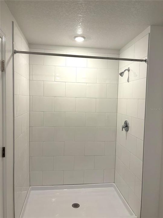 For Rent: $2,400 (4 beds, 2 baths, 1935 Square Feet)