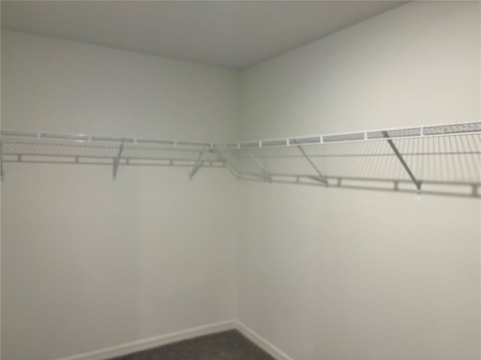 For Rent: $2,400 (4 beds, 2 baths, 1935 Square Feet)